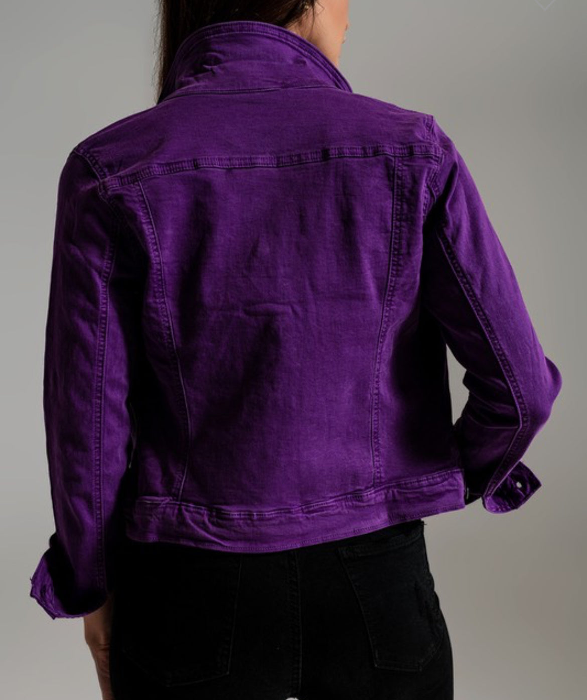 SLIM DENIM TRUCKER JACKET IN PURPLE