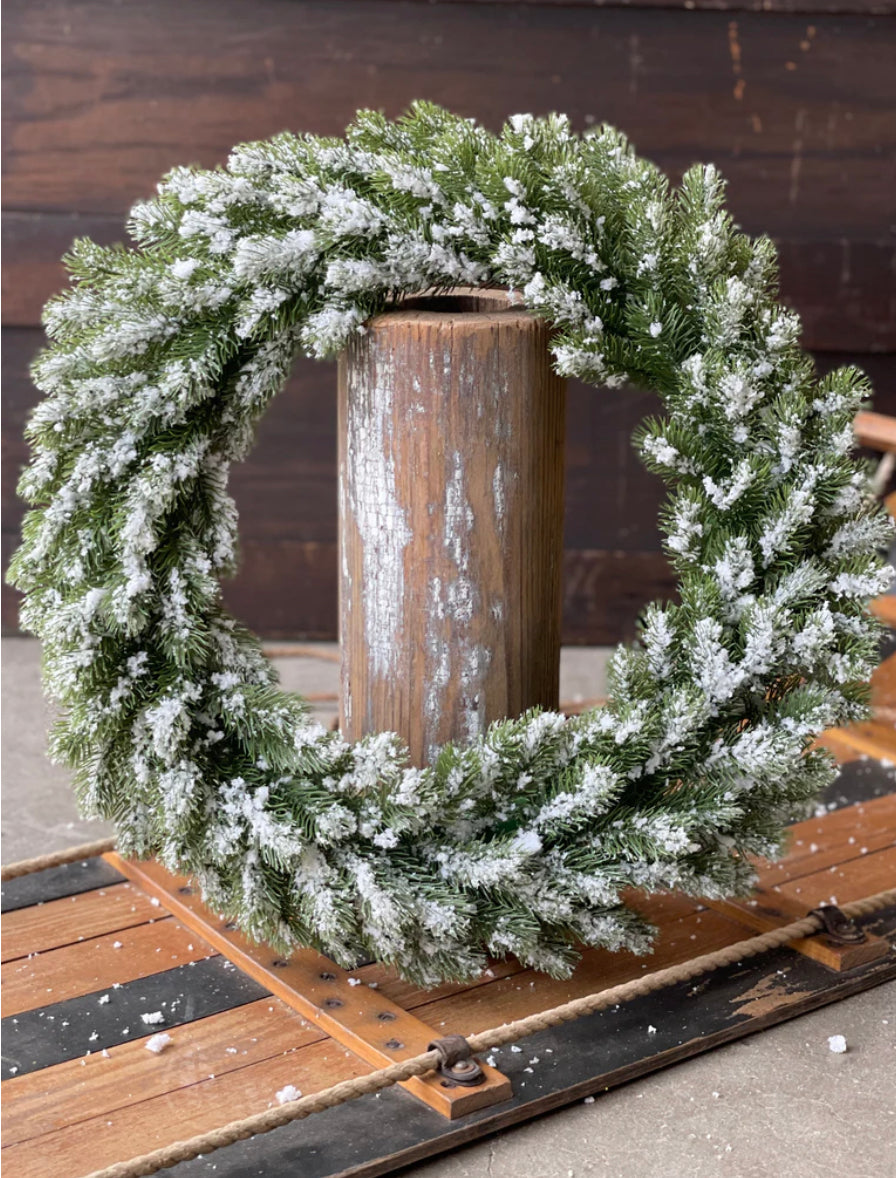 Snowscape Pine Wreath | 20"